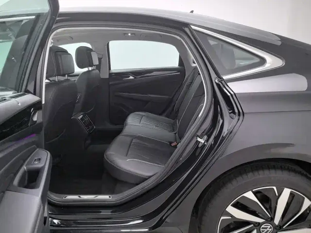 Volkswagen Passat — Фото автомобиля 15