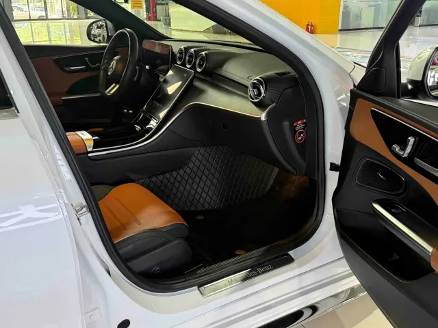 Mercedes-Benz C-Class — Фото автомобиля 4