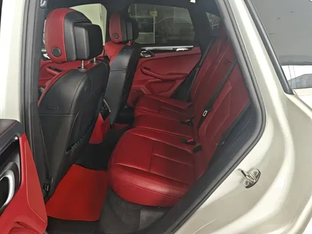 Porsche Macan — Фото автомобиля 16