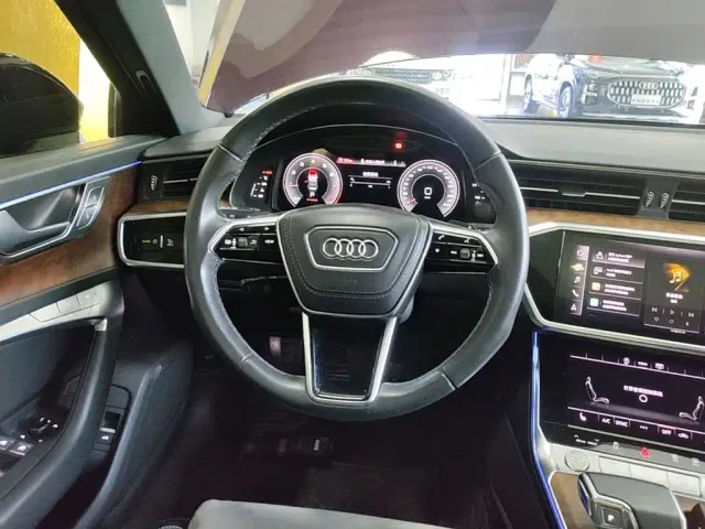 Audi A6L — Фото автомобиля 10