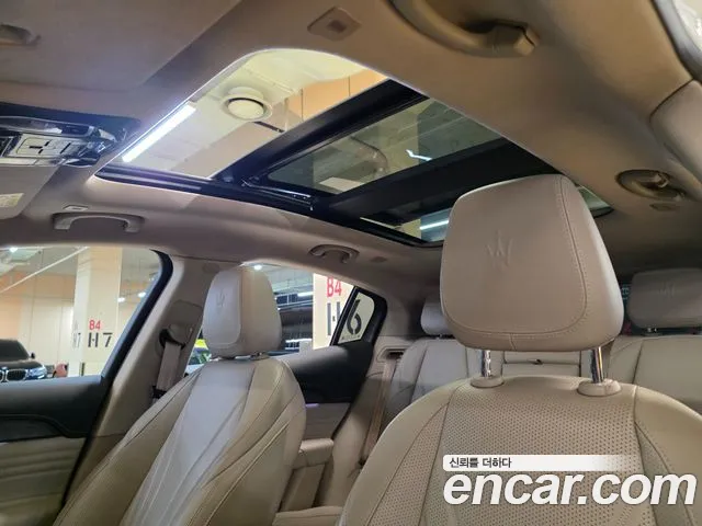 Maserati Grecale — Фото автомобиля 15