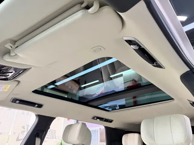 Land Rover Range Rover — Фото автомобиля 26