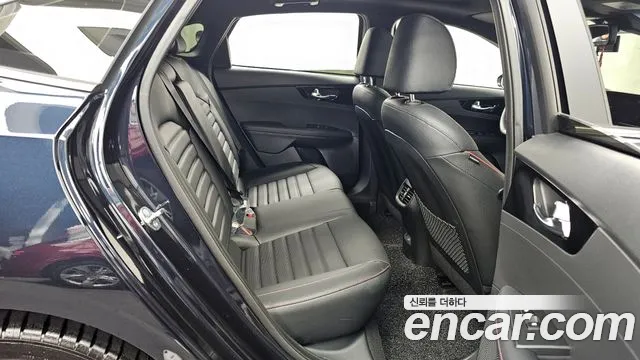 Kia K3 Новый K3 2 поколение 1.6 Turbo GT 5 дверей — Фото автомобиля 12