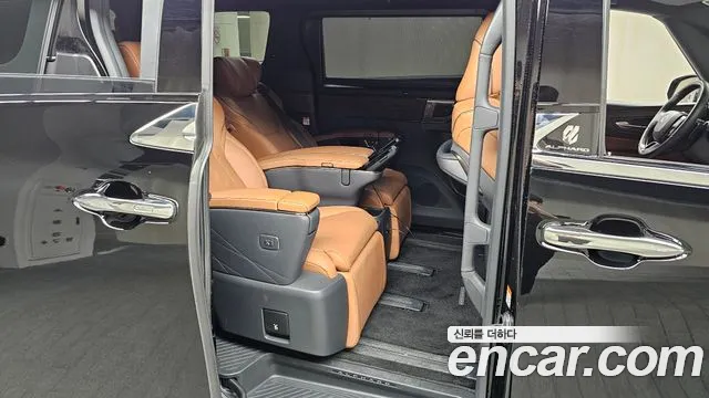 Toyota Alphard — Фото автомобиля 12