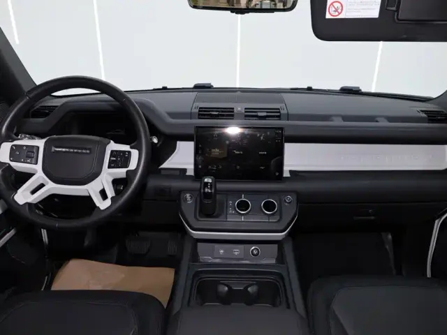 Land Rover Defender — Фото автомобиля 24