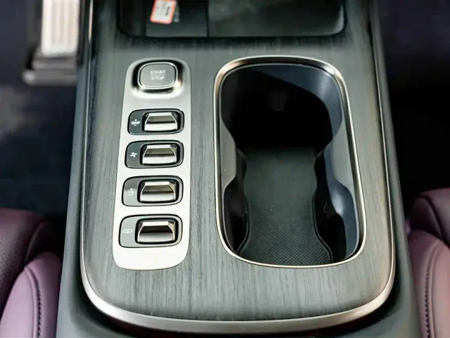 Xiaomi SU7 — Фото автомобиля 16