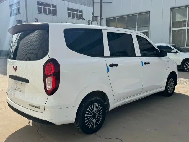 Wuling Hongguang — Фото автомобиля 5