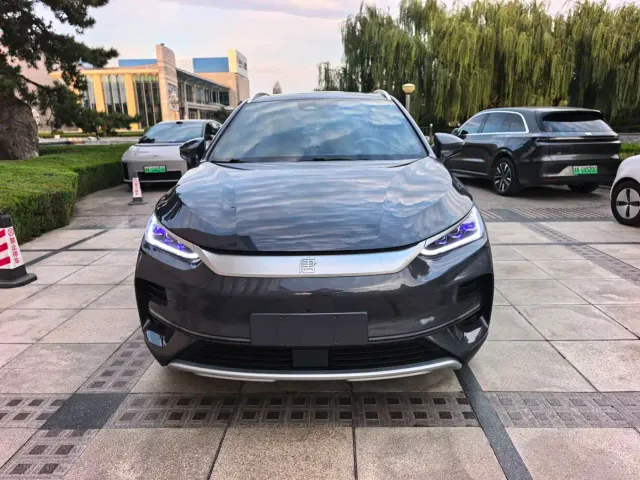 Фотография автомобиля — BYD Tang