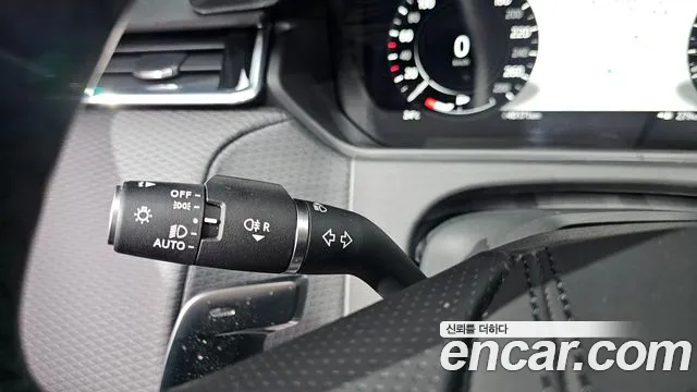 Land Rover Range Rover Velar — Фото автомобиля 28
