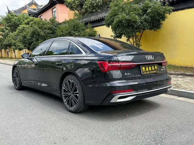 Audi A6L — Фото автомобиля 10