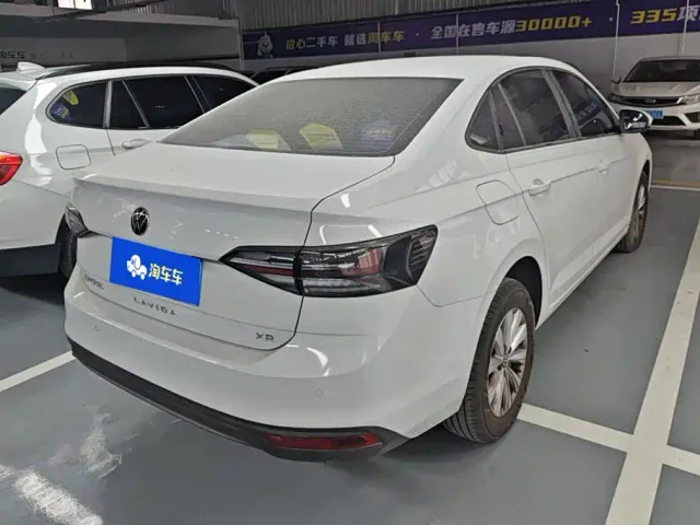 Volkswagen Lavida — Фото автомобиля 3
