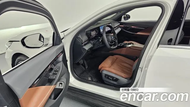 BMW 5-Series 5 серия (G60) — Фото автомобиля 11