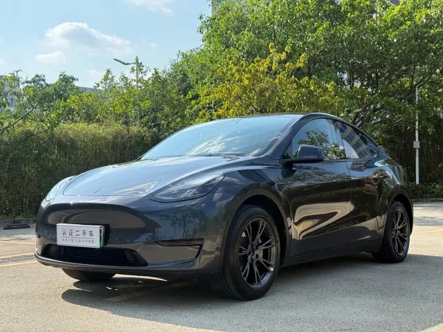 Фотография автомобиля — Tesla Model Y