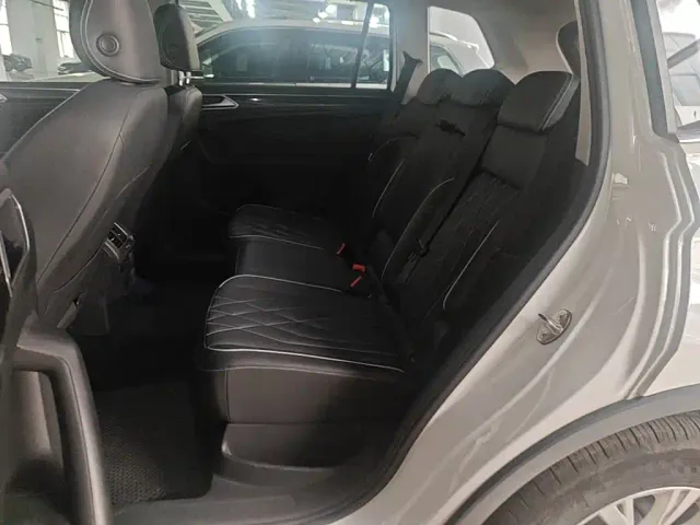 Volkswagen Tiguan L — Фото автомобиля 16