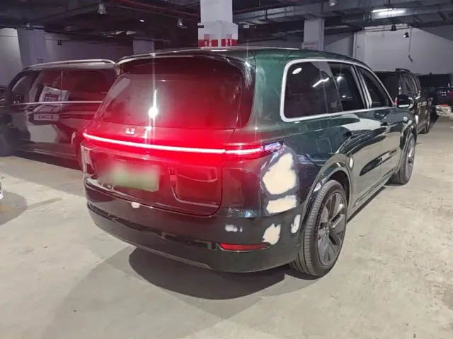 Li Auto L9 — Фото автомобиля 6