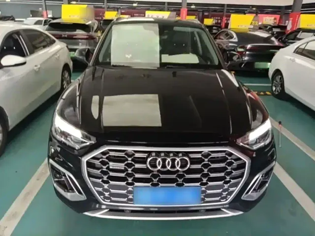 Audi Q5L — Фото автомобиля 2