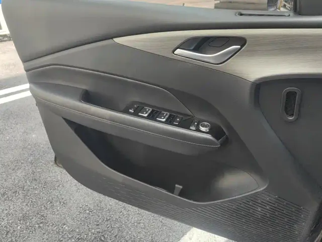Wuling Starlight — Фото автомобиля 7