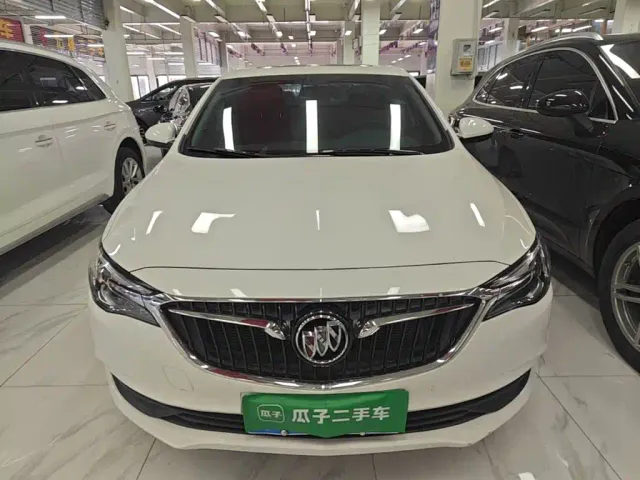 Buick Excelle — Фото автомобиля 2