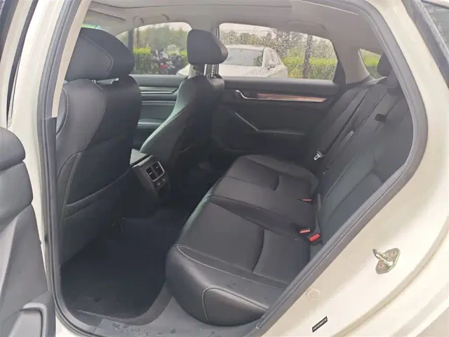 Honda Accord — Фото автомобиля 5