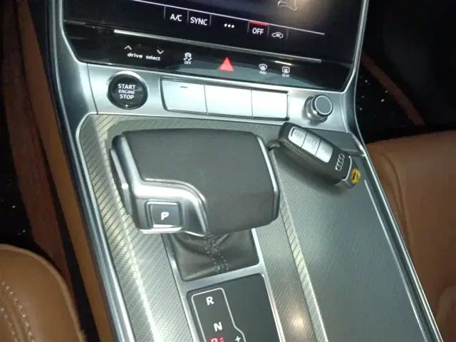 Audi A6L — Фото автомобиля 9
