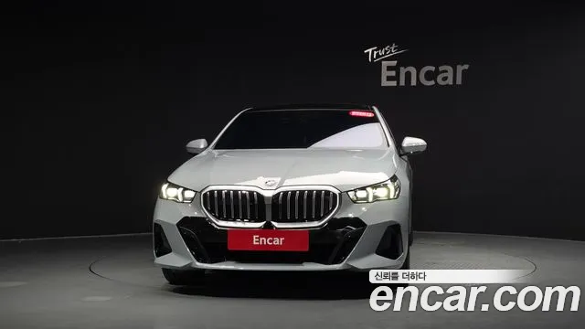 BMW 5 Series G60 — Фото автомобиля 3