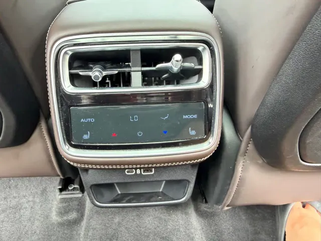 Geely Xingyue L — Фото автомобиля 24