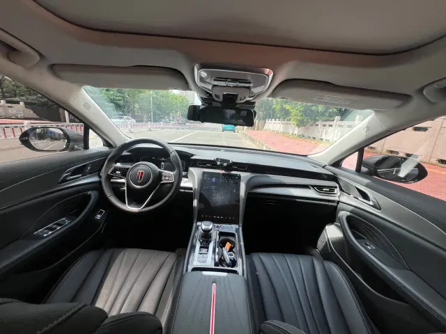 Hongqi H5 — Фото автомобиля 6