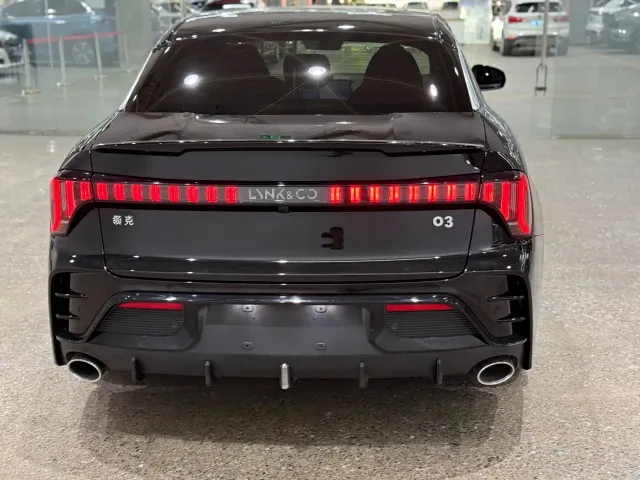 Lynk & Co 03 — Фото автомобиля 9