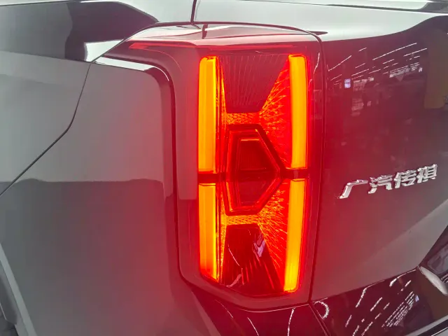 GAC Trumpchi GS8 — Фото автомобиля 11