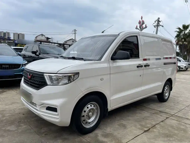 Фотография автомобиля — Wuling Hongguang V