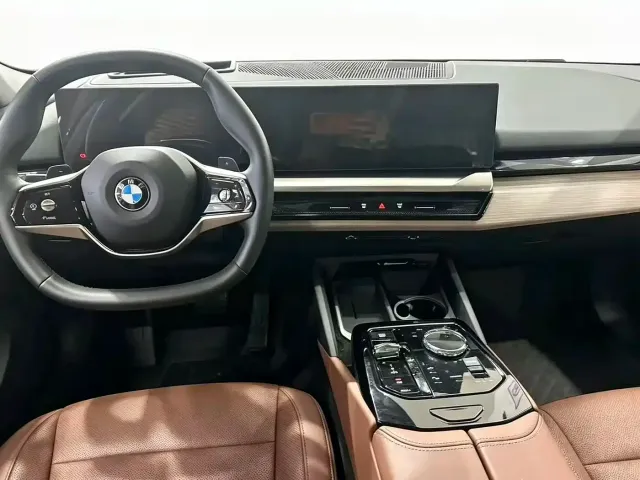 BMW 5 Series — Фото автомобиля 4