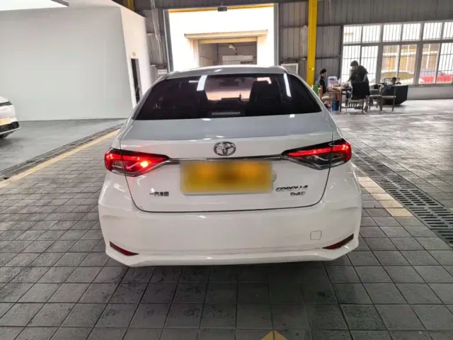 Toyota Corolla — Фото автомобиля 5