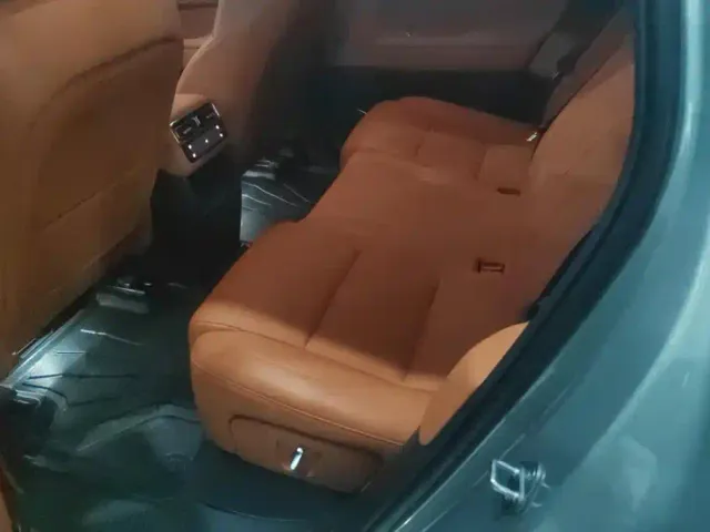 Li Auto L6 — Фото автомобиля 11
