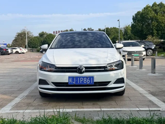 Volkswagen Polo — Фото автомобиля 2