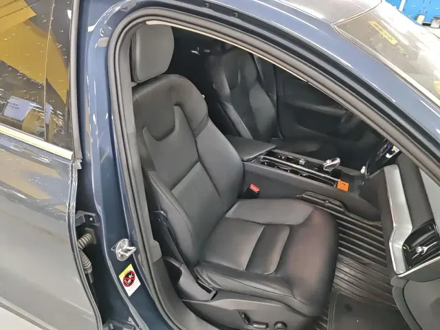 Volvo S60 — Фото автомобиля 11