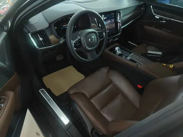 Volvo S90 — Фото автомобиля 6