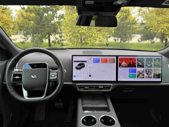 Li Auto L8 — Фото автомобиля 7