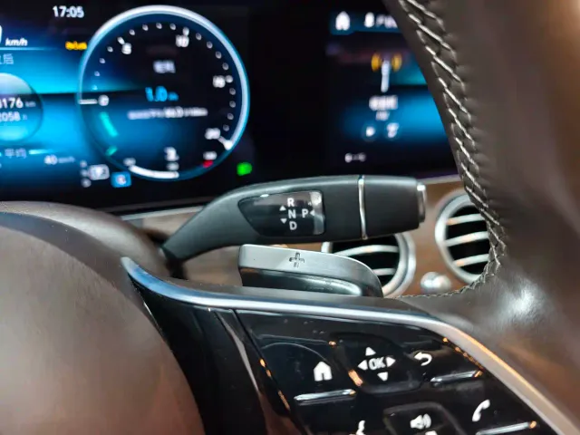Mercedes-Benz E-Class — Фото автомобиля 27