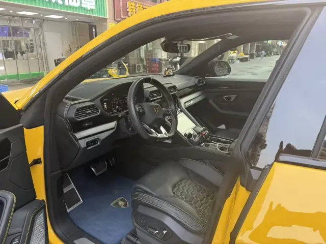 Lamborghini Urus — Фото автомобиля 6