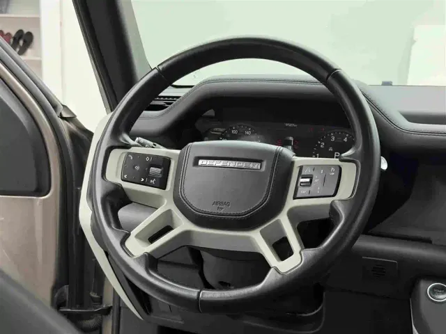 Land Rover Defender — Фото автомобиля 13