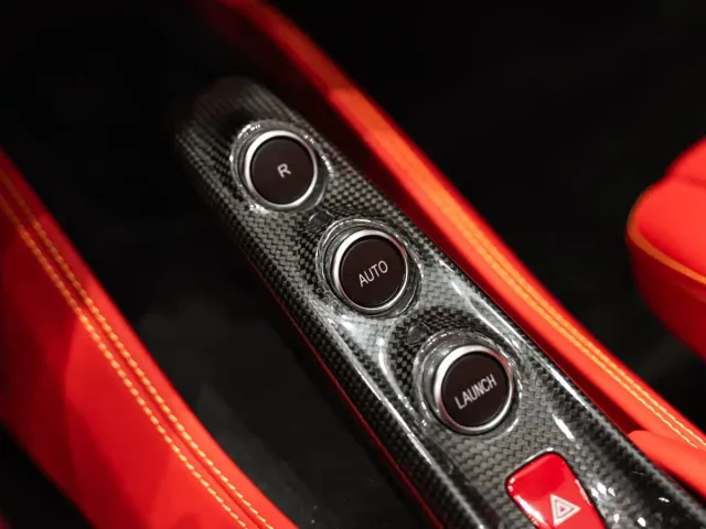 Ferrari Ferrari F8 2020 Spider 3.9T V8 — Фото автомобиля 22