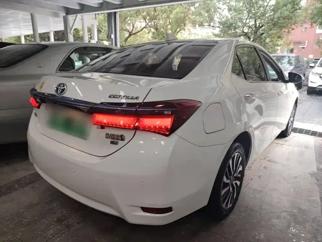 Toyota Corolla Twin Engine E+ — Фото автомобиля 6