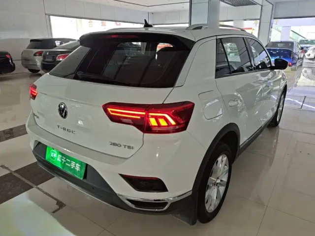 Volkswagen T-Roc — Фото автомобиля 6