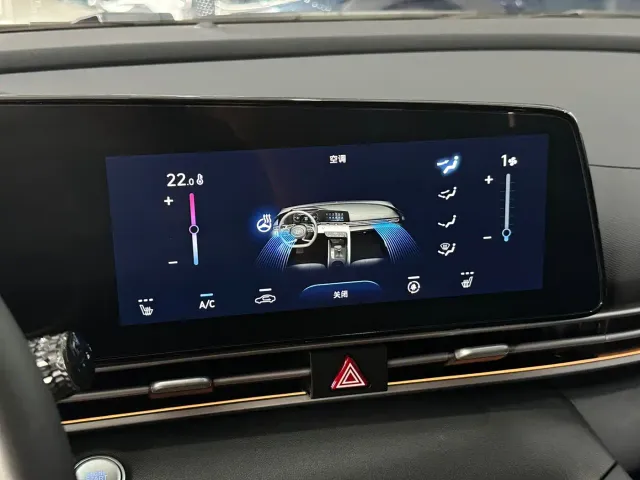 Hyundai Elantra — Фото автомобиля 12