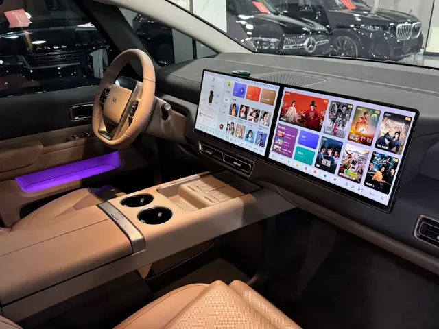 Li Auto MEGA — Фото автомобиля 8