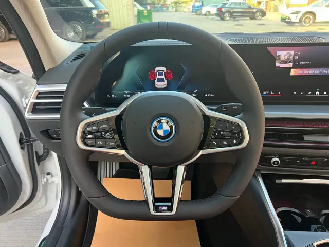 BMW i3 — Фото автомобиля 15