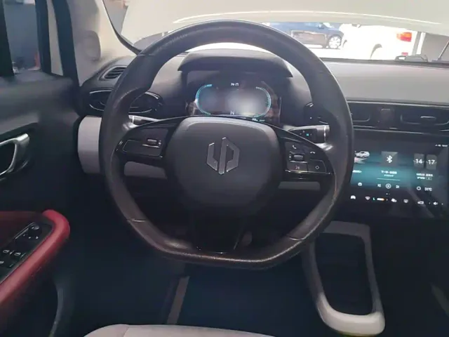 Leapmotor T03 — Фото автомобиля 10