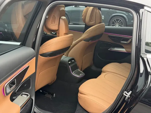 Mercedes-Benz E-Class — Фото автомобиля 11