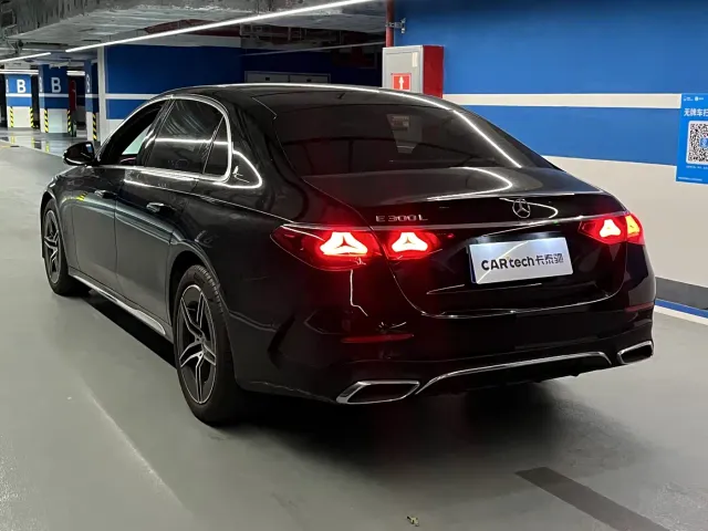 Mercedes-Benz E-Class — Фото автомобиля 4