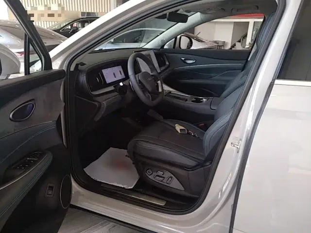 BYD Hai Shi 07 DM-i — Фото автомобиля 15